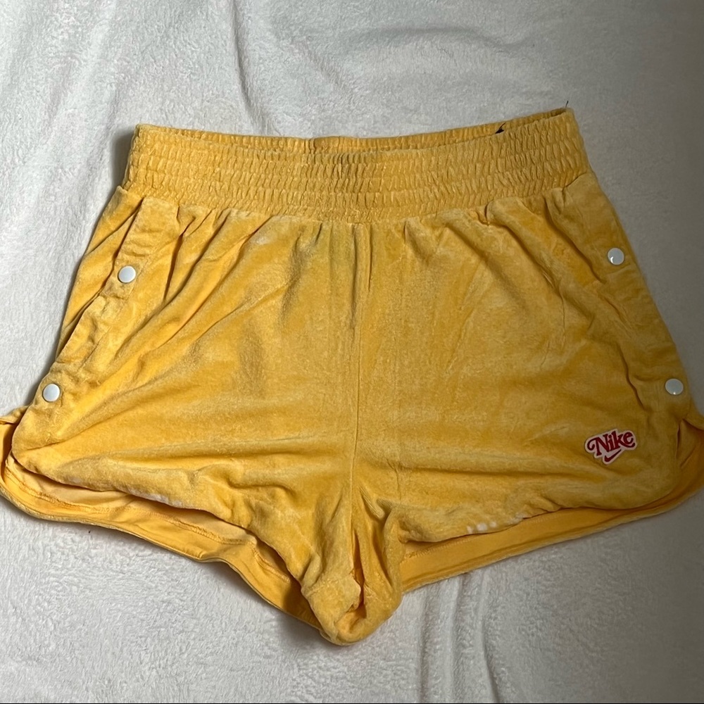 NIKE TERRYCLOTH SHORTS, Large